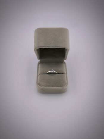 Малка луксозна кутия