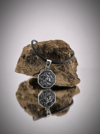 Сребърен медальон 