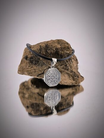 Сребърен медальон 