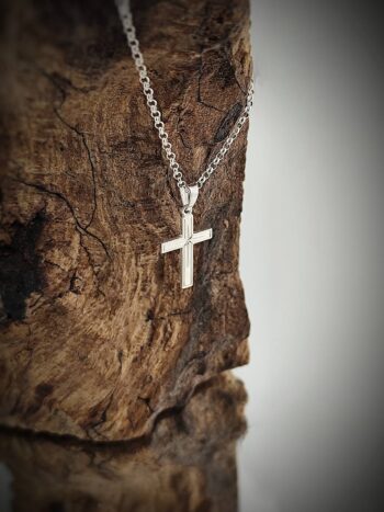 Сребърно кръстче „Светлина“