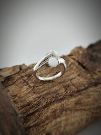 Дамски сребърен пръстен „Перлена нежност“