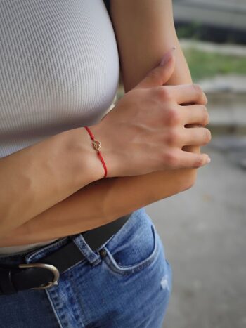 Тънка гривна „Златни сърца“