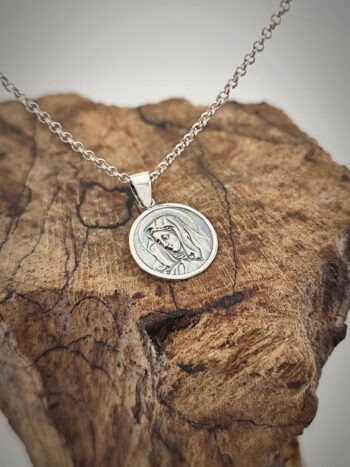 Сребърен медальон “Света Богородица”