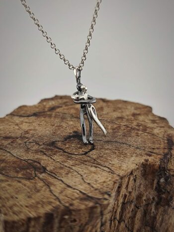 Сребърен медальон „Вечна прегръдка“