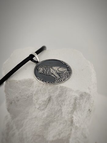 сребърен медальон зодия Лъв